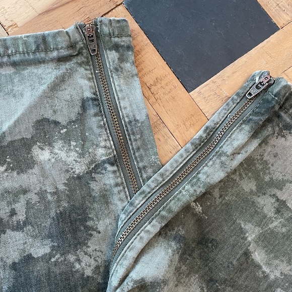 BGD Urban Outfitters Camo Skinny Jeans with Ankle Zippers - Picture 5 of 8